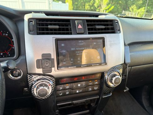 Used 2010 Toyota 4Runner Limited AWD/4WD image 11