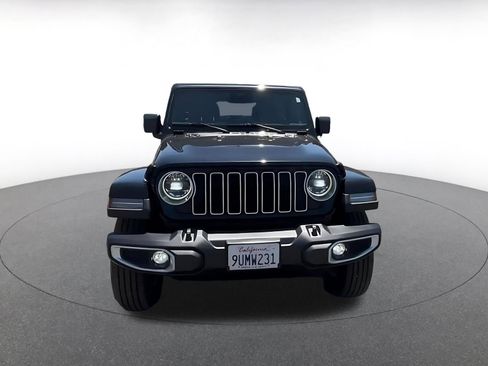 Used 2025 Jeep Wrangler Unlimited Sahara AWD/4WD image 3