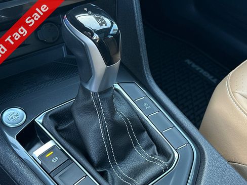 Certified 2022 Volkswagen Tiguan SE w/ Panoramic Sunroof Package image 23