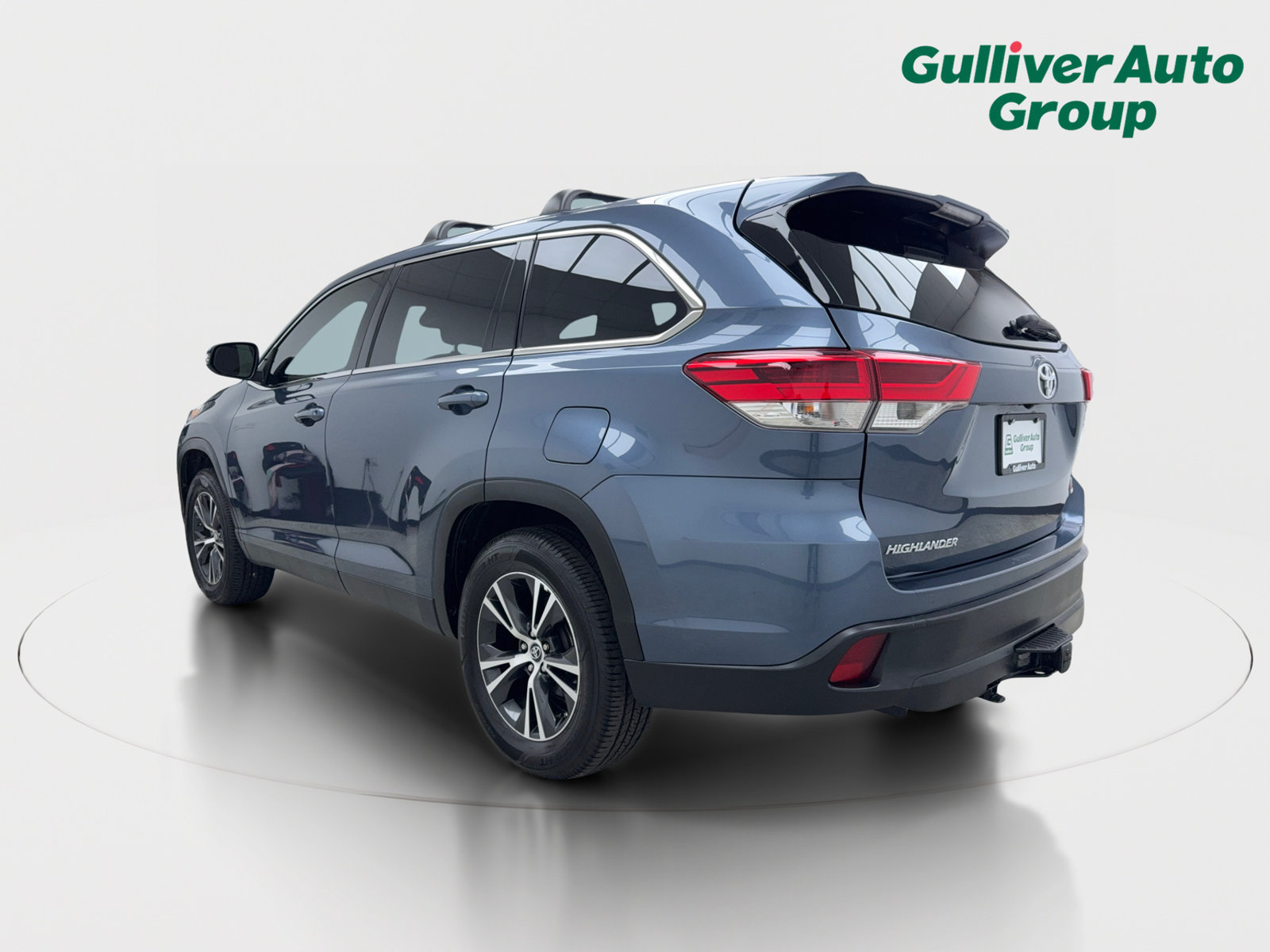 Used 2019 Toyota Highlander LE FWD image 4
