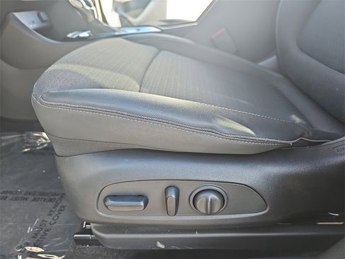 Certified 2024 Buick Encore GX Preferred w/ Comfort Package image 28