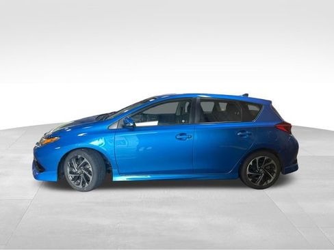 Used 2018 Toyota Corolla iM w/ All-Weather Mat Package FWD image 3