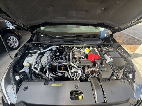 Used 2025 Nissan Sentra SV FWD image 30