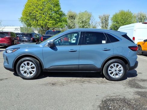 Used 2023 Ford Escape Active w/ Tech Pack #1 AWD/4WD image 2