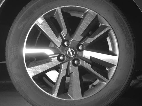 Used 2025 Nissan Versa SV w/ Trunk Package image 15