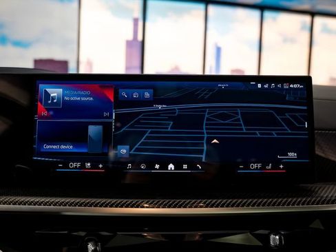 Used 2026 BMW X7 M60i w/ M Sport Professional Package image 18