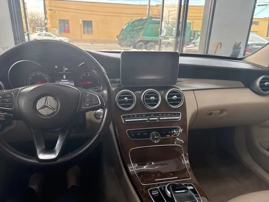 Used 2015 Mercedes-Benz C 300 4MATIC Sedan image 6