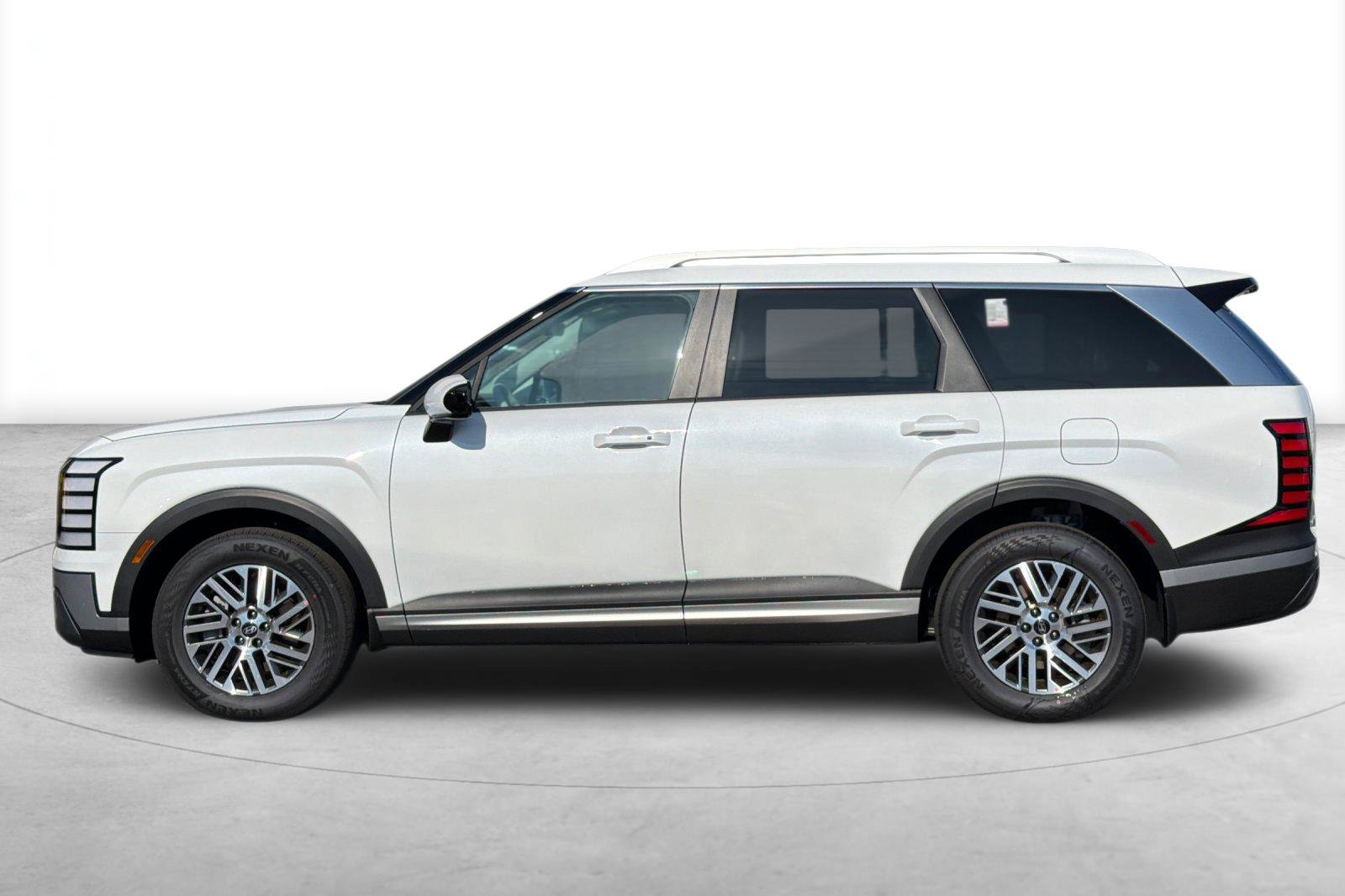 Used 2026 Hyundai Palisade SEL FWD image 3