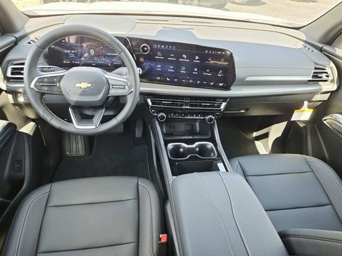 New 2026 Chevrolet Traverse LT w/ Driver Confidence Package AWD/4WD image 9