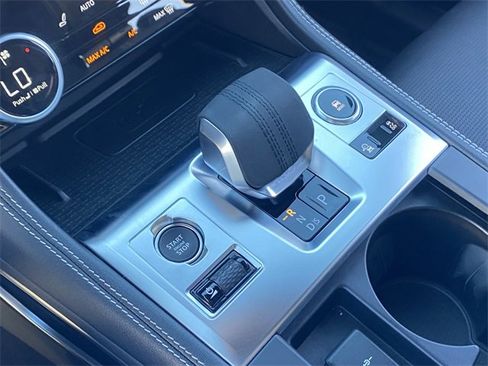 Used 2025 Jaguar F-PACE R-Dynamic S image 18