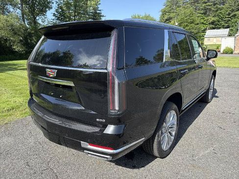 New 2026 Cadillac Escalade Luxury w/ LPO, Floor Liner Package AWD/4WD image 3