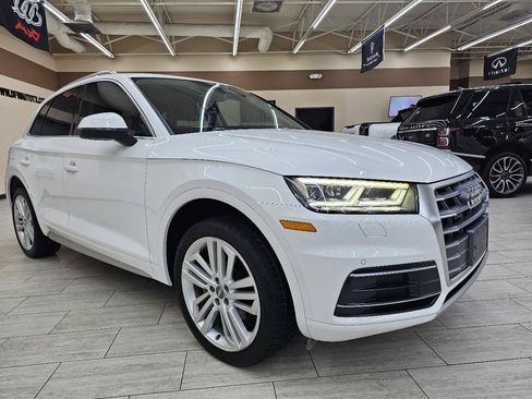 Used 2018 Audi Q5 2.0T Premium Plus w/ Premium Plus Package AWD/4WD image 4