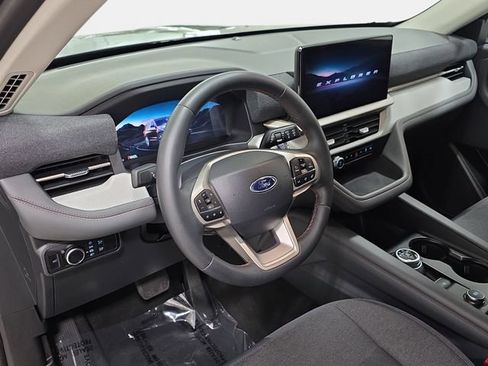 Used 2026 Ford Explorer Active AWD/4WD image 16