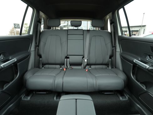 New 2026 Mercedes-Benz GLB 250 4MATIC image 34