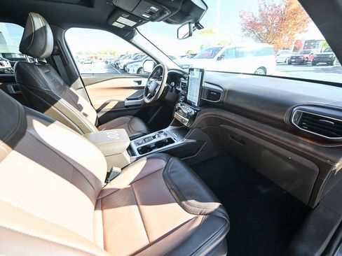 Certified 2021 Ford Explorer King Ranch w/ Premium Technology Package image 25