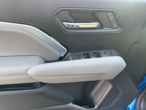 Used 2024 Chevrolet Colorado ZR2 w/ Technology Package image 18