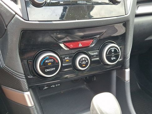 Used 2020 Subaru Forester Premium AWD/4WD image 19