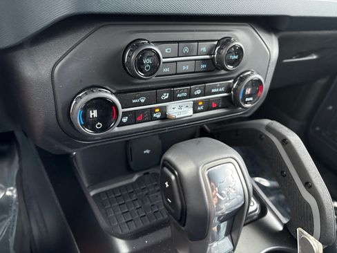 Used 2024 Ford Bronco Outer Banks AWD/4WD image 30