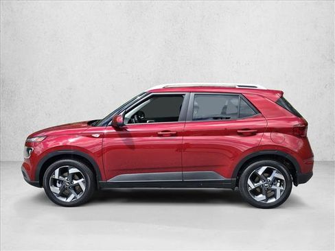 Certified 2025 Hyundai Venue SEL FWD image 5