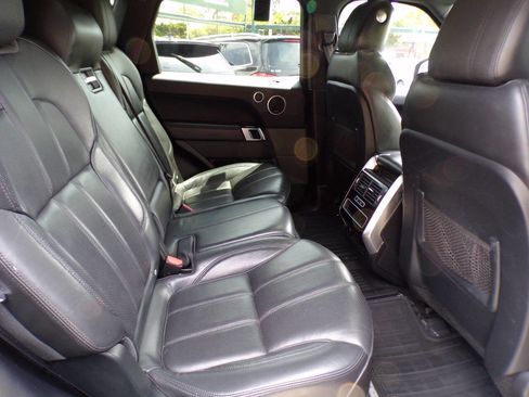 Used 2016 Land Rover Range Rover Sport HSE image 12