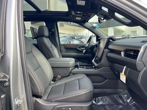 New 2026 GMC Yukon XL Denali w/ Denali Reserve Package RWD image 34