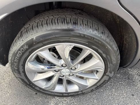 Used 2023 Buick Encore GX Essence w/ Experience Buick Package FWD image 6