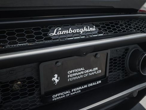 Used 2020 Lamborghini Huracan EVO RWD image 23