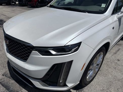 Certified 2025 Cadillac XT6 Premium Luxury w/ LPO, Floor Liner Package AWD/4WD image 9