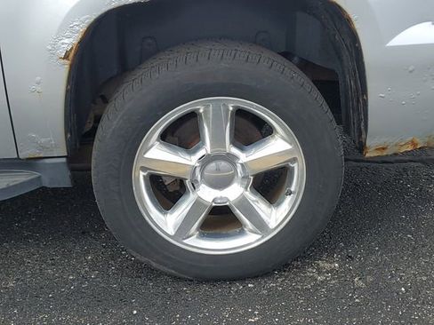 Used 2013 Chevrolet Avalanche LT image 29