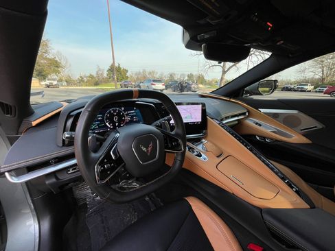 Used 2022 Chevrolet Corvette Stingray 2LT Z51 PERFORMANCE & w/ Z51 Performance Package image 10