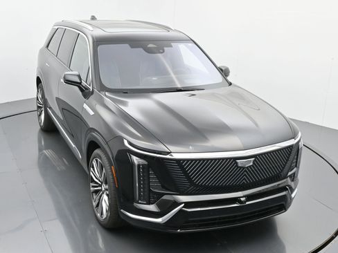 New 2026 Cadillac Vistiq Premium Luxury w/ LPO, Floor Liner Package image 30