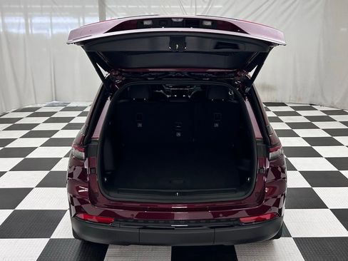 New 2025 Jeep Grand Cherokee 4WD image 10