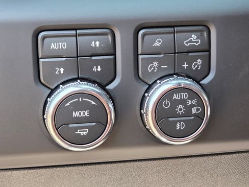 New 2026 GMC Sierra 3500 Denali Ultimate AWD/4WD image 32