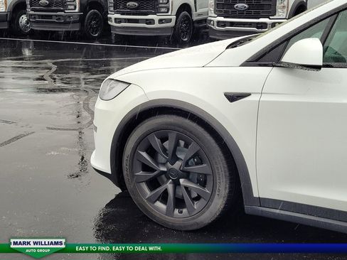 Used 2023 Tesla Model X image 15