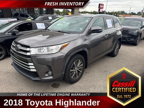 Used 2018 Toyota Highlander XLE AWD/4WD image 1