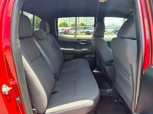 Used 2019 Toyota Tacoma TRD Sport AWD/4WD image 17