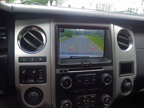 Used 2016 Ford Expedition XLT w/ Equipment Group 202A AWD/4WD image 12