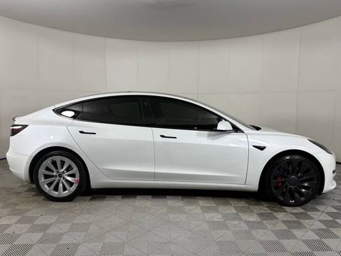 Used 2022 Tesla Model 3 Performance image 4