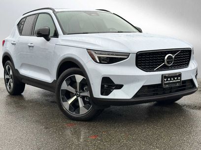 New 2026 Volvo XC40 B5 Plus w/ Protection Package Premier