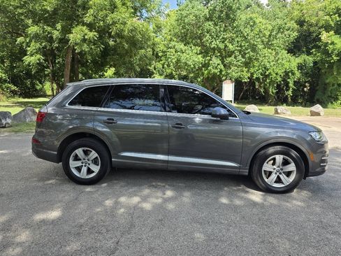 Used 2019 Audi Q7 2.0T Premium w/ Cold Weather Package AWD/4WD image 3
