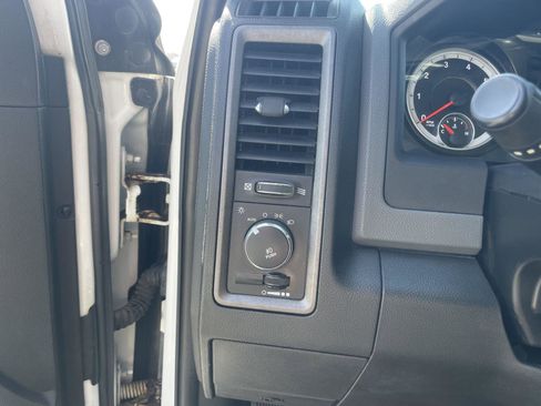 Used 2015 RAM 3500 Tradesman w/ Chrome Appearance Group AWD/4WD image 11
