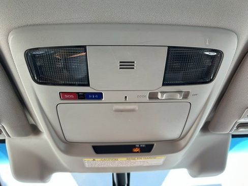 Used 2017 Subaru Outback 2.5i Premium image 44