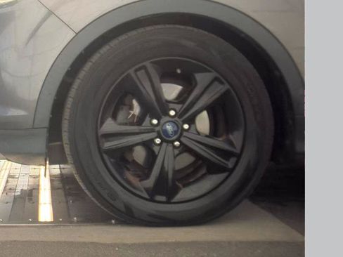 Used 2014 Ford Escape SE w/ Equipment Group 201A FWD image 9