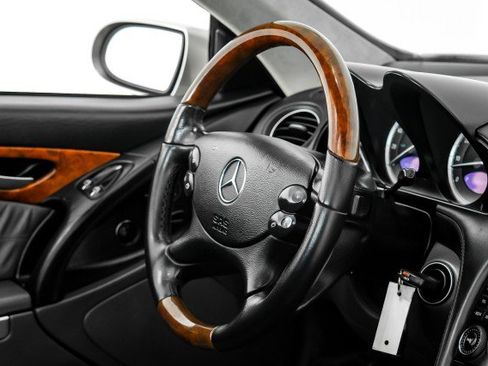 Used 2005 Mercedes-Benz SL 600 image 12