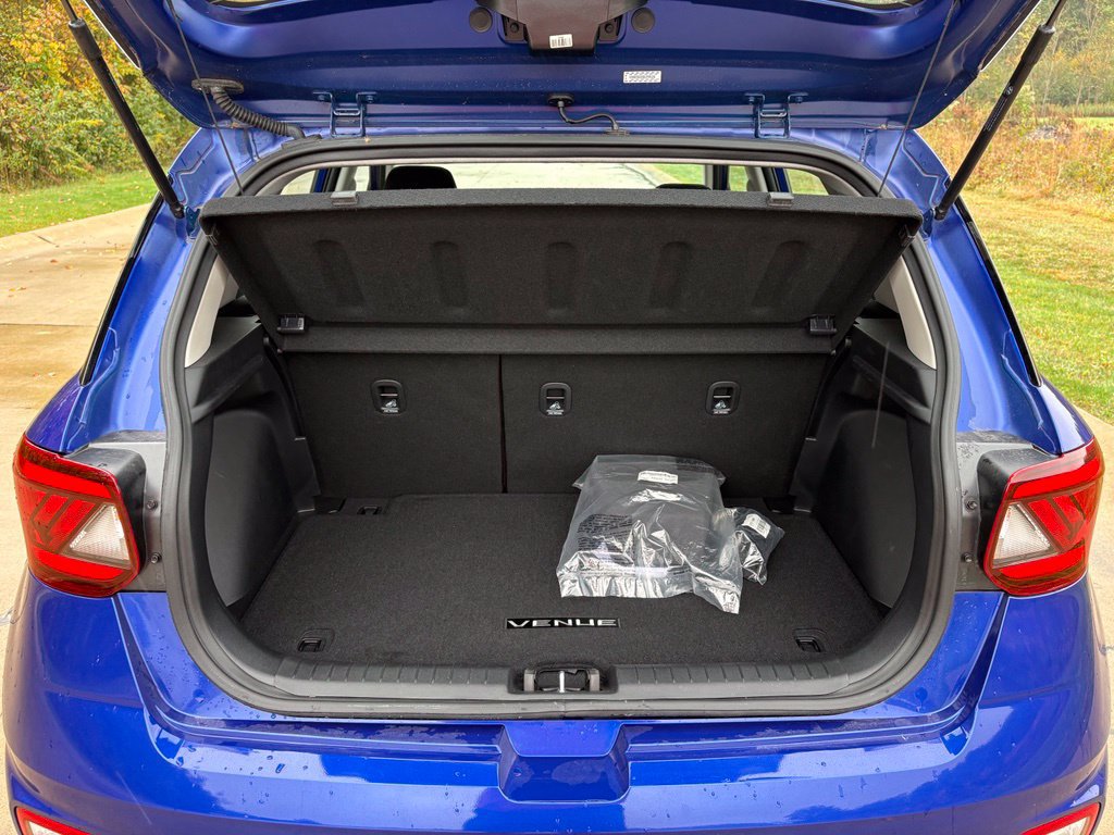 Used 2024 Hyundai Venue SEL FWD image 45