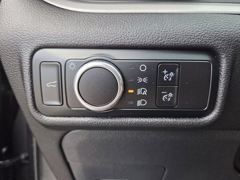 Certified 2024 Ford Explorer XLT RWD image 24