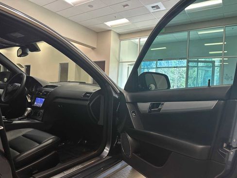 Used 2008 Mercedes-Benz C 300 Luxury image 29