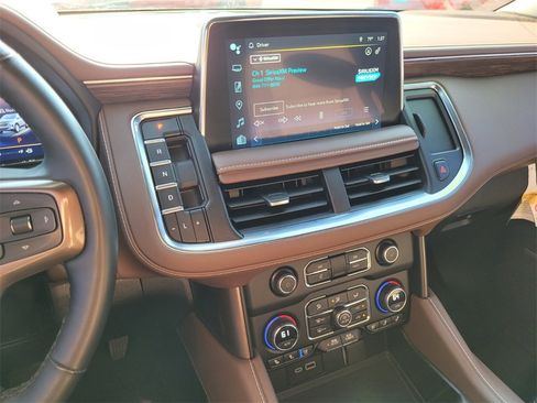 Certified 2024 Chevrolet Suburban High Country image 28