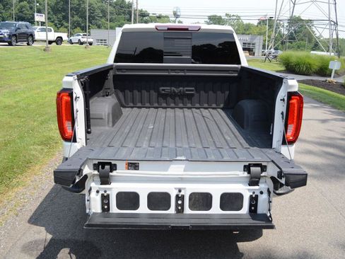 Used 2022 GMC Sierra 1500 SLT w/ SLT Convenience Package AWD/4WD image 16