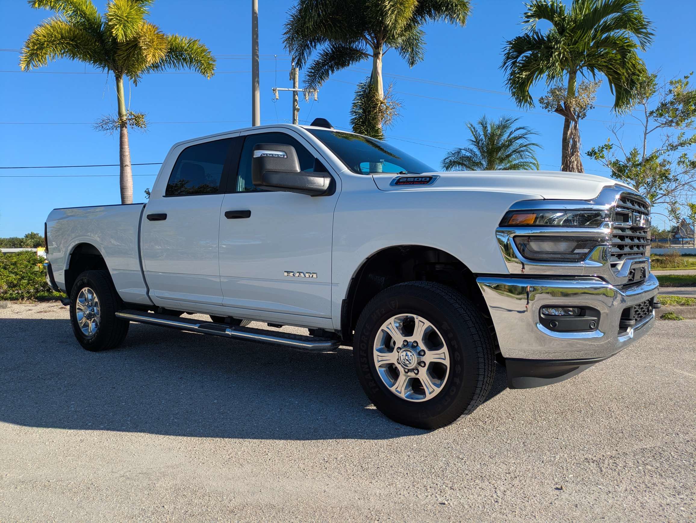 Used 2026 RAM 2500 Big Horn AWD/4WD image 2